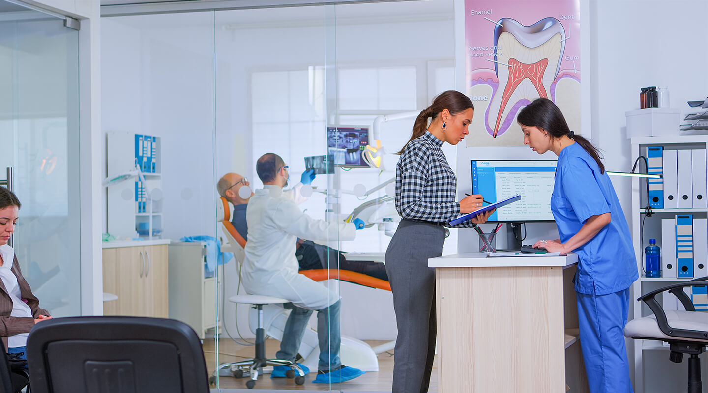 7 Things to Look For When Hiring Dental Payroll Services